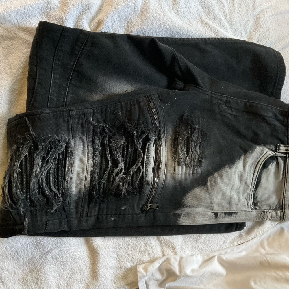Men's Black Distressed Jeans